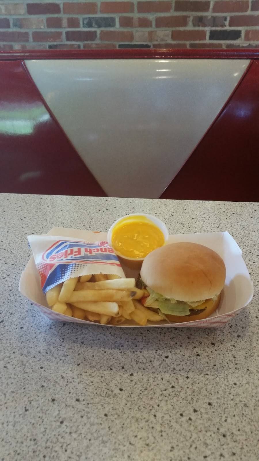 Bulldogs Restaurant and Catering | 709 N Bloomington St, Streator, IL 61364, USA | Phone: (815) 672-2100