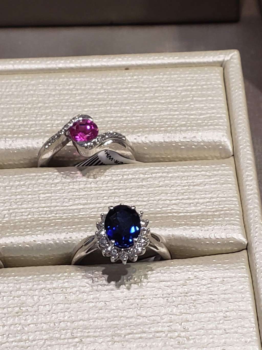 Kay Jewelers Outlet | 861 Factory Stores Dr, Napa, CA 94558, USA | Phone: (707) 265-0293