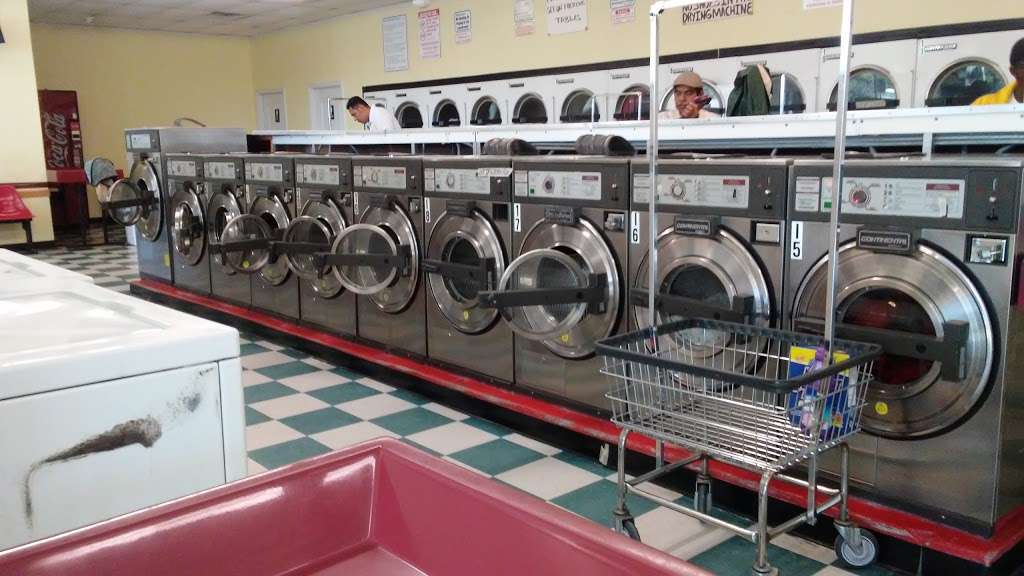 Daher Laundromat | 5627 Aldine Bender Rd, Houston, TX 77032, USA | Phone: (281) 227-6990