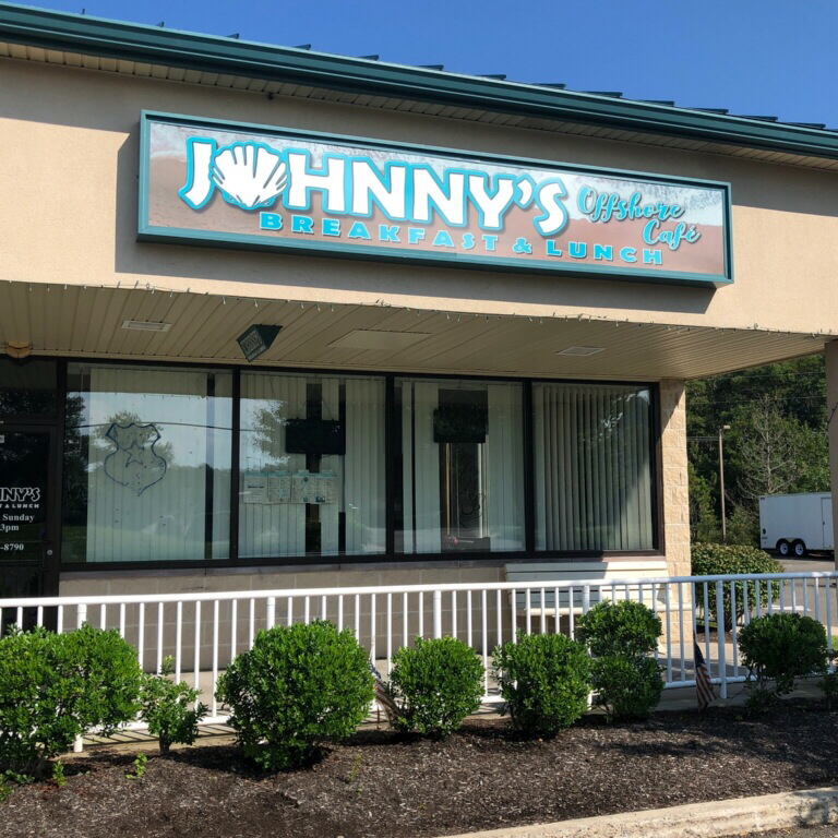 Johnny’s Offshore Café | 100 McKinley Ave #13, Manahawkin, NJ 08050, USA | Phone: (609) 622-8790