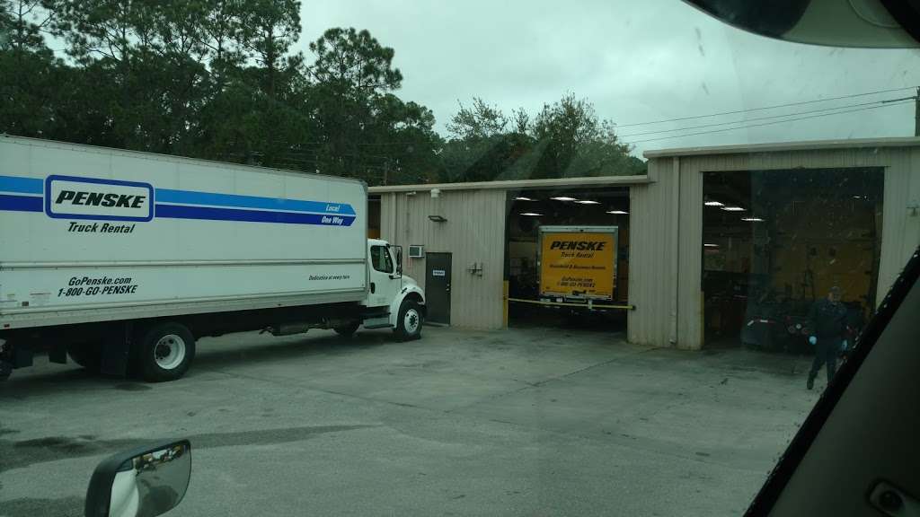 Penske Truck Rental | 230 Fentress Blvd, Daytona Beach, FL 32114, USA | Phone: (386) 253-5099