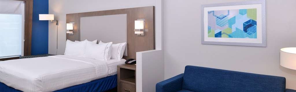 Holiday Inn Express & Suites Houston E - Pasadena | 5450 Vista Rd, Pasadena, TX 77505, USA | Phone: (281) 487-8888