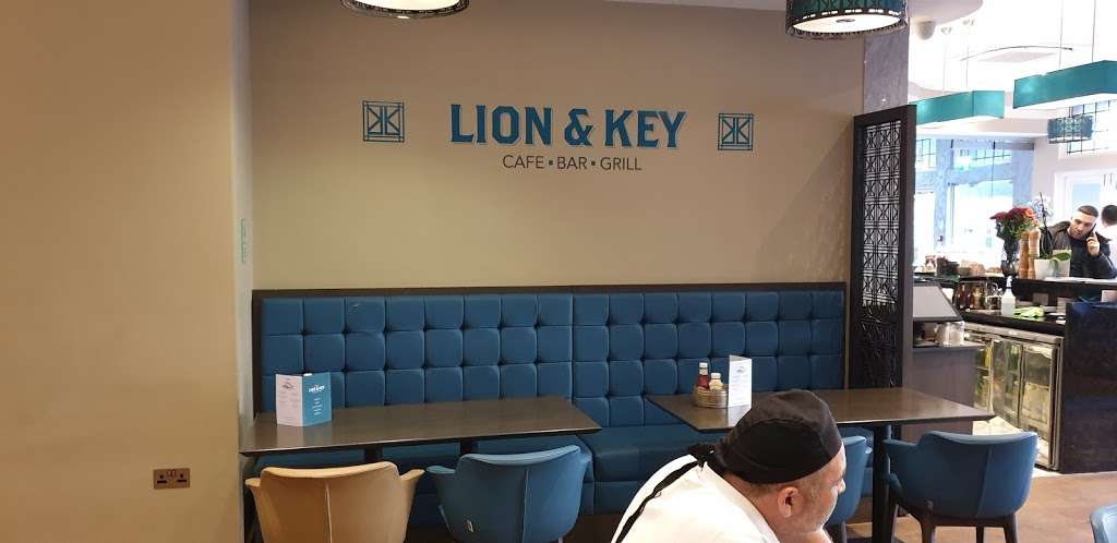 The Lion & Key Hotel | 11 Laburnum Gardens, London N21 3HU, UK | Phone: 020 8558 7850