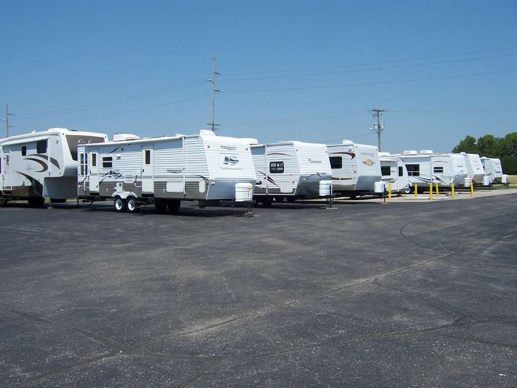 Kunes Country RV & Truck Center (DeHaan) | 9 Deere Rd, Elkhorn, WI 53121, USA | Phone: (262) 723-2260