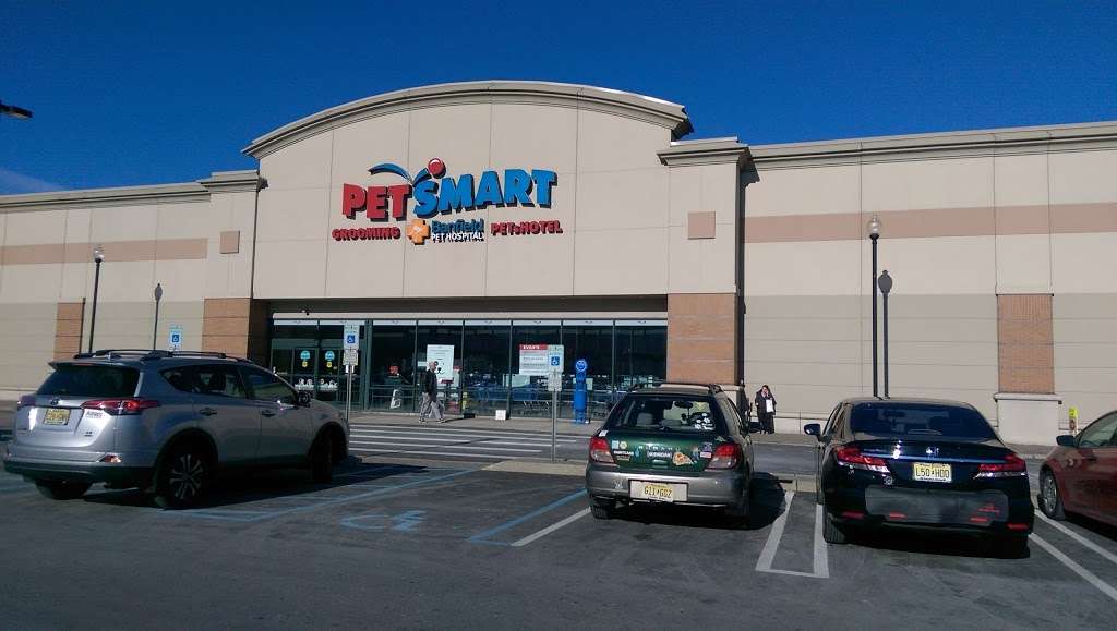 PetSmart | 400 Mill Creek Dr, Secaucus, NJ 07094, USA | Phone: (201) 583-0861