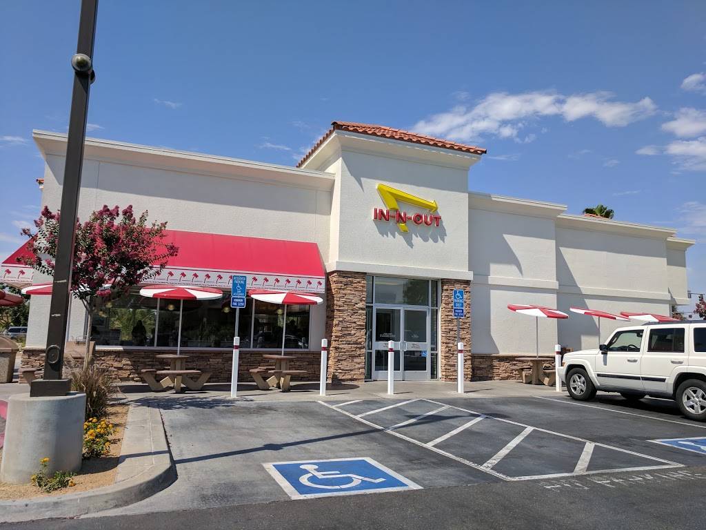 In-N-Out Burger | 382 N Clovis Ave, Clovis, CA 93612, USA | Phone: (800) 786-1000