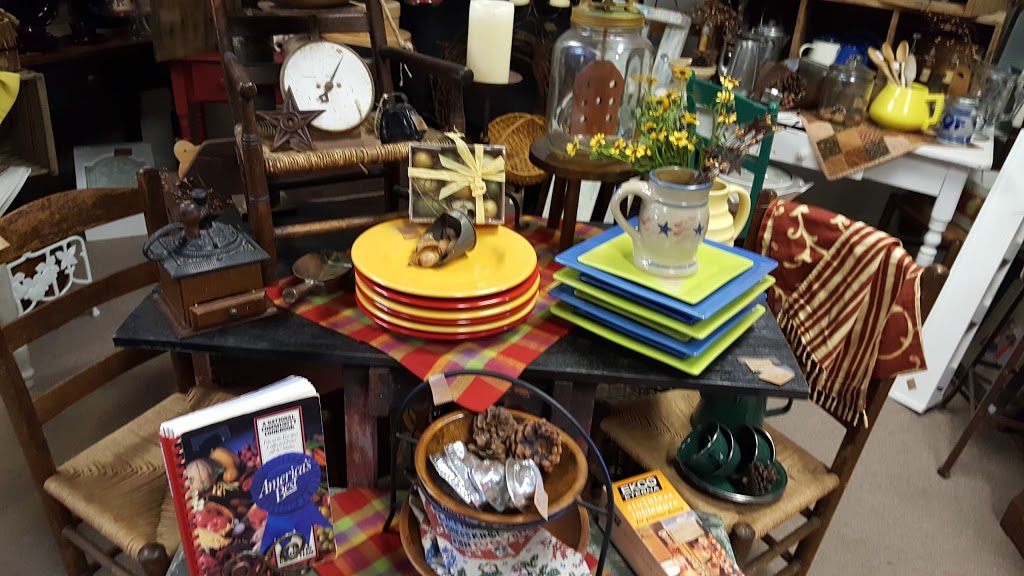 CHRISTYS MARKET ANTIQUES | 505 N Main St, Ottawa, KS 66067, USA | Phone: (785) 242-4098