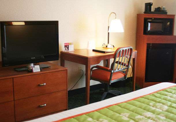 Fairfield Inn & Suites by Marriott Kansas City Olathe | 12245 S Strang Line Rd, Olathe, KS 66062 | Phone: (913) 768-7000
