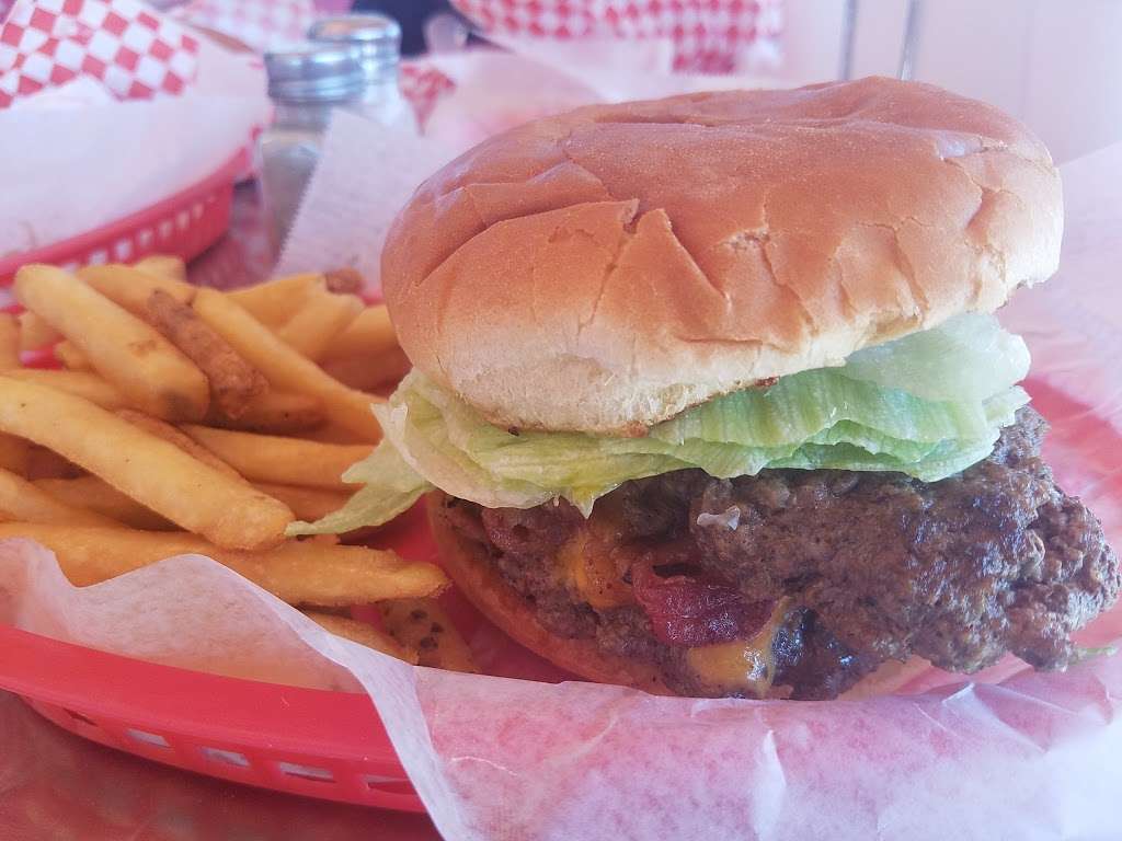 The Burger Barn - Manvel | 19405 Hwy 6, Manvel, TX 77578, USA | Phone: (281) 489-3200