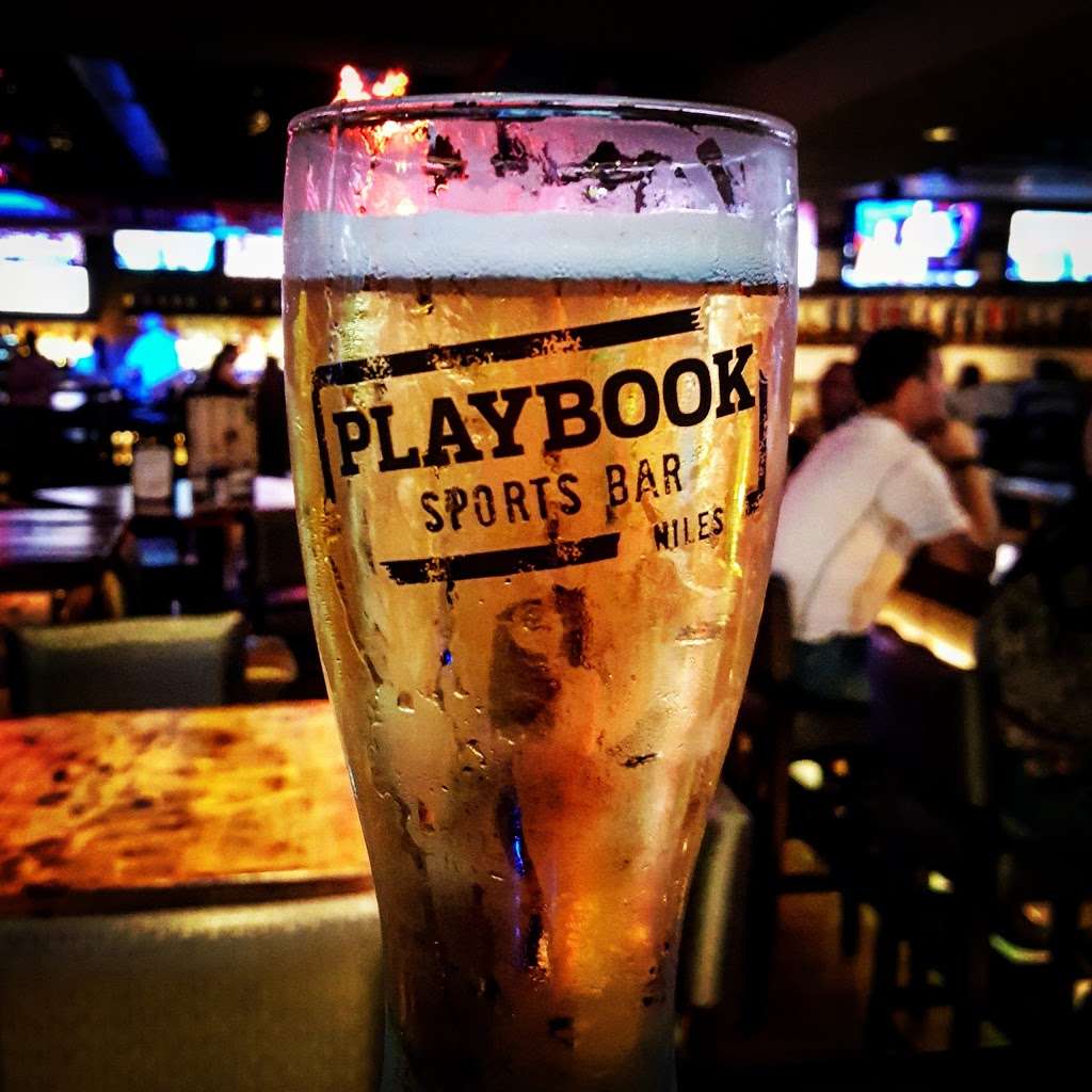 Play Book Ultra Sports Bar | 6913 N Milwaukee Ave, Niles, IL 60714, USA | Phone: (847) 588-7529