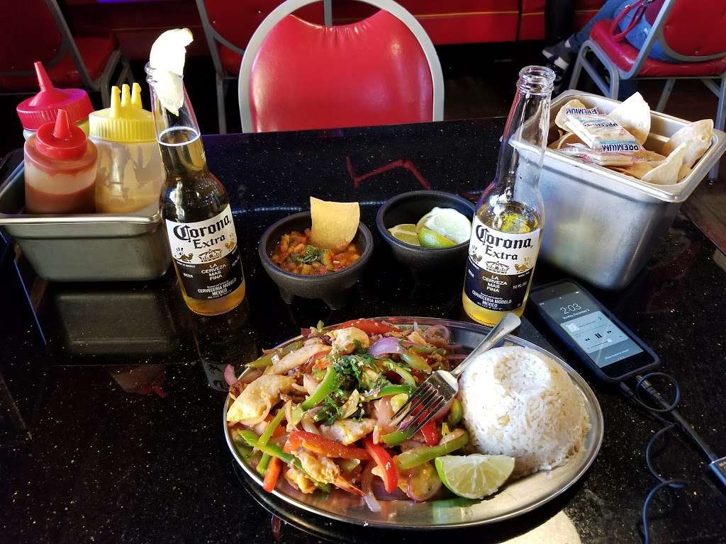 GRINGOS Mariscos and Beer | 4209 W Washington Blvd #104, Los Angeles, CA 90019 | Phone: (323) 737-3977