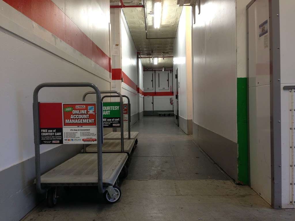 U-Haul Moving & Storage of Bensonhurst | 6615 New Utrecht Ave, Brooklyn, NY 11219, USA | Phone: (718) 232-1400