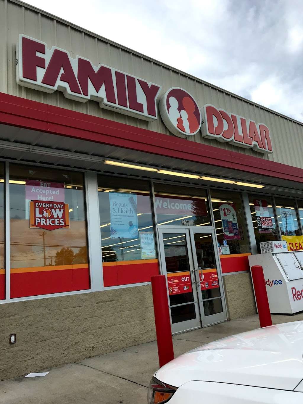 Family Dollar | 220 Island Ford Rd, Maiden, NC 28650, USA | Phone: (828) 428-1432