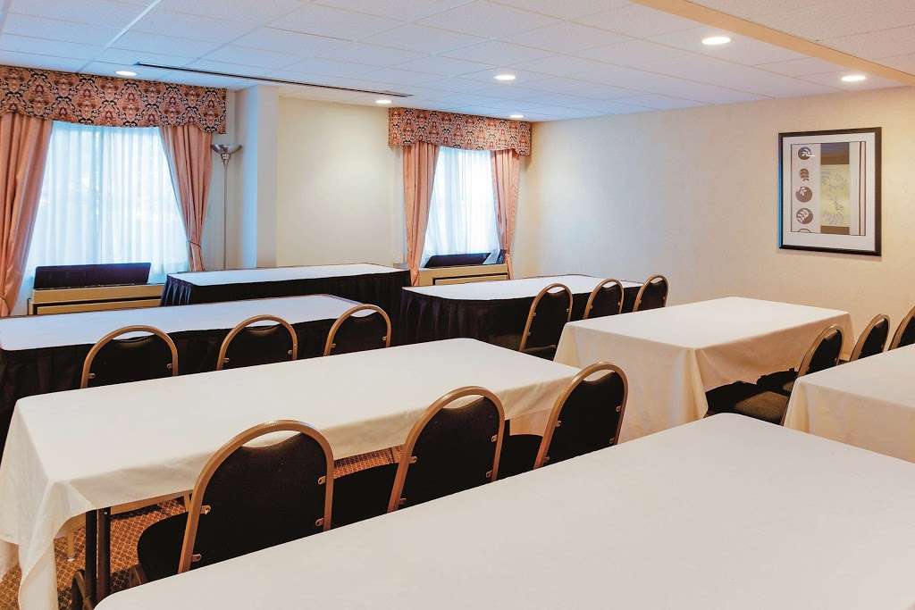 La Quinta Inn by Wyndham Boston - Milford | 24 Beaver St, Milford, MA 01757 | Phone: (508) 478-8243