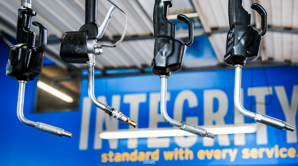 Express Oil Change & Tire Engineers | 4526 S Dale Mabry Hwy, Tampa, FL 33611, USA | Phone: (813) 839-3100