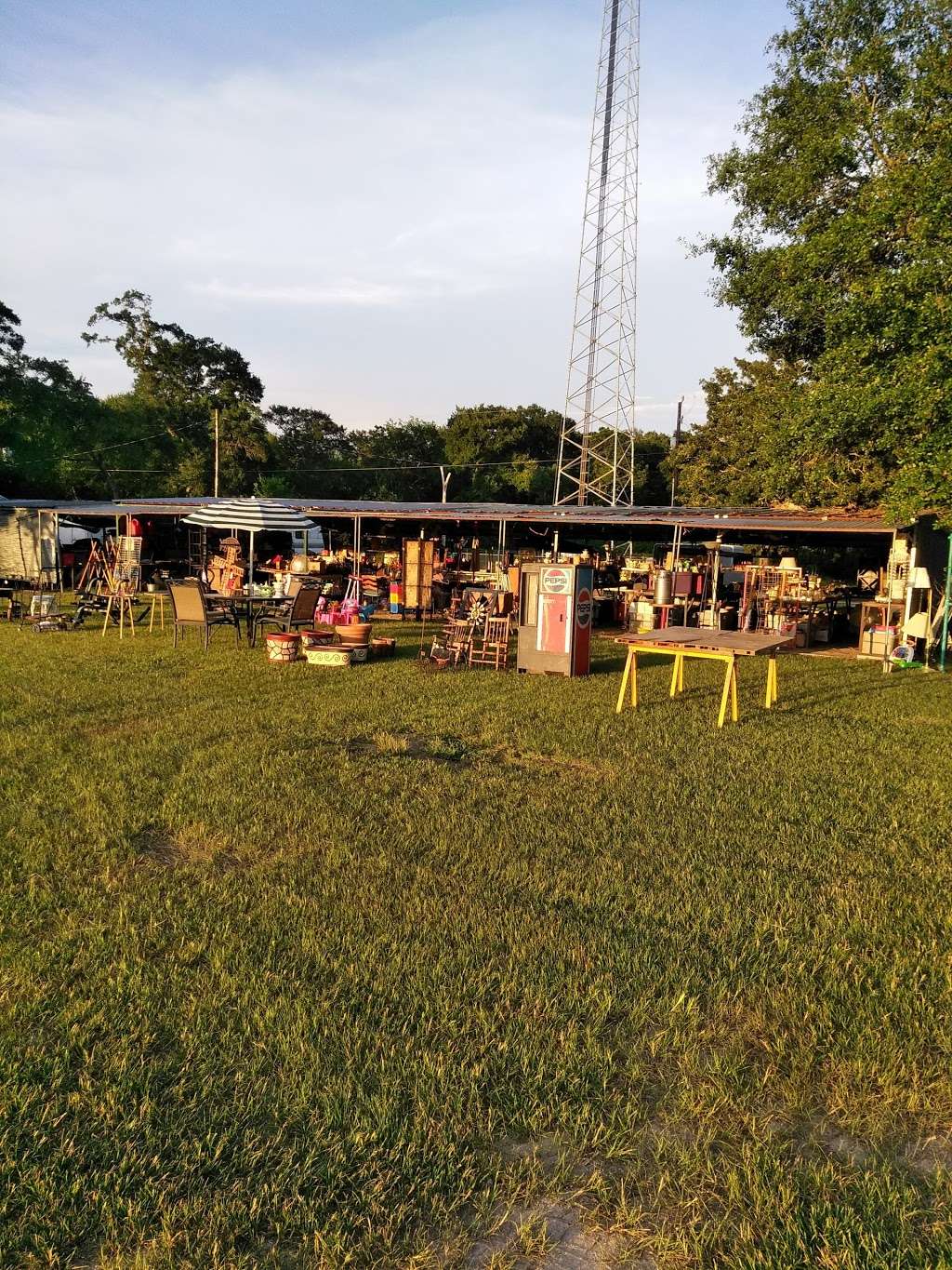 Flea Market | 27810 Hwy 6, Hempstead, TX 77445, USA