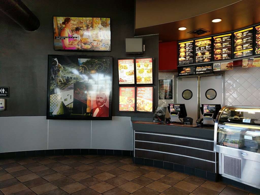 Carls Jr. / Green Burrito | 7200 Firestone Blvd, Downey, CA 90241, USA | Phone: (562) 927-0129