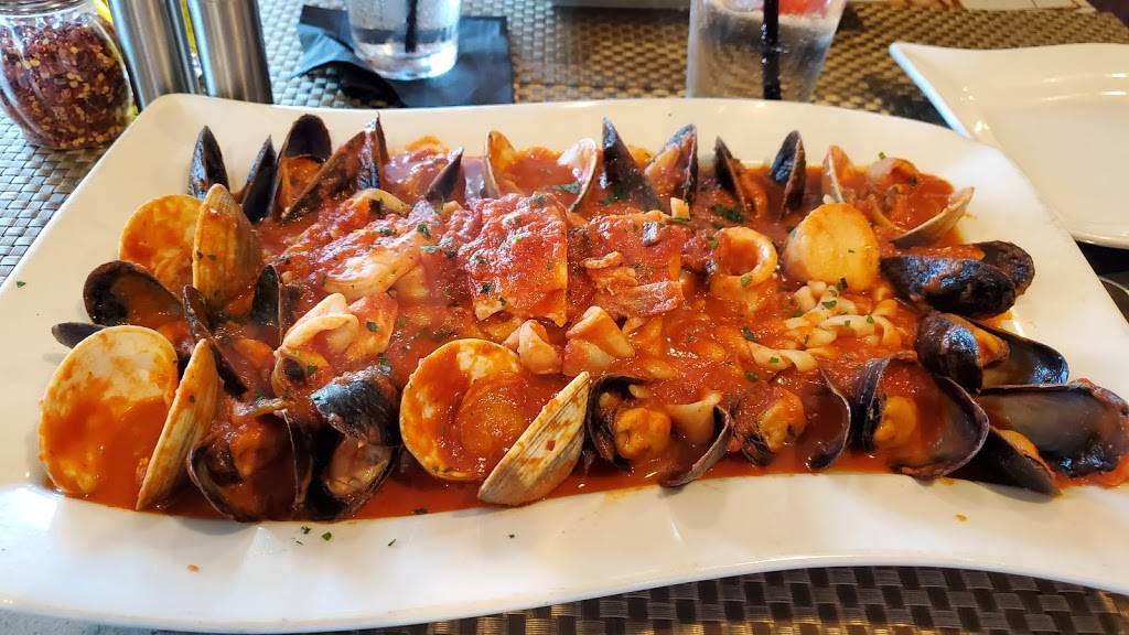 DAmelios Off the Boat Seafood | 306 Revere St, Revere, MA 02151, USA | Phone: (781) 629-6344