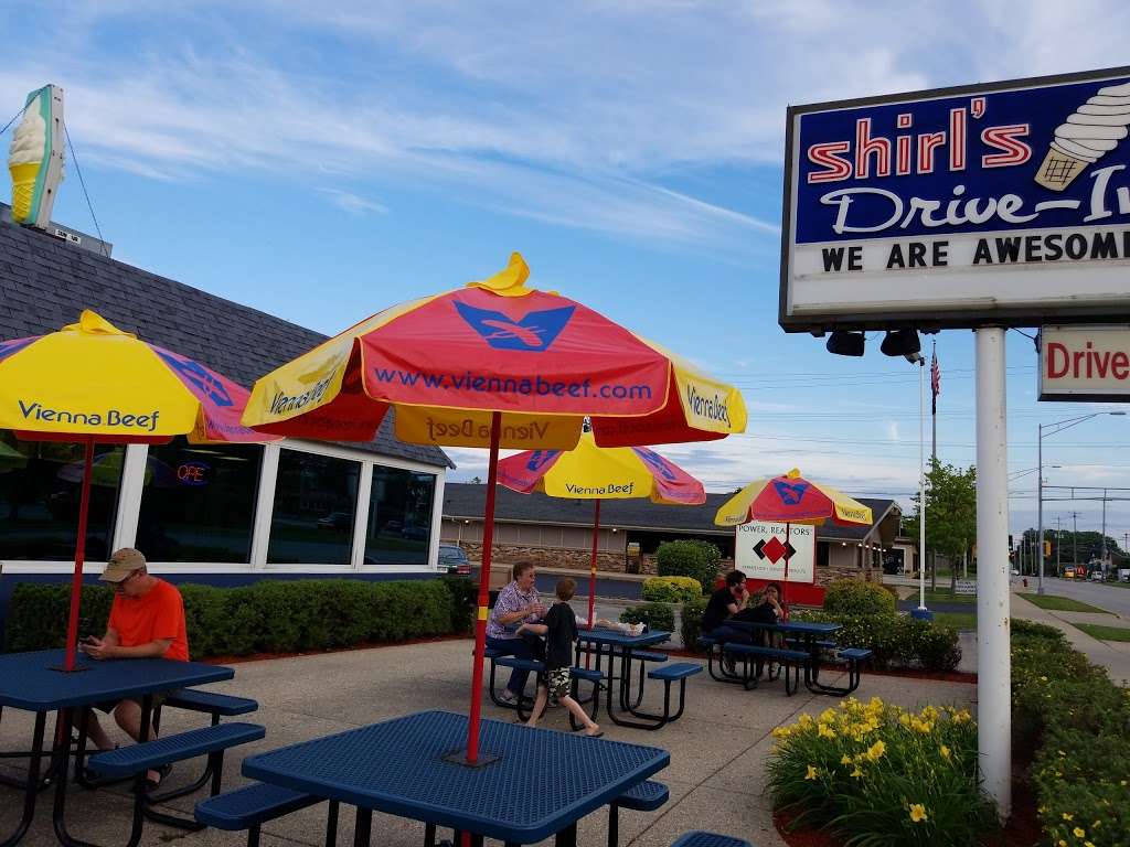 Shirls Drive In | 7943 Sheridan Rd, Kenosha, WI 53143, USA | Phone: (262) 654-1968