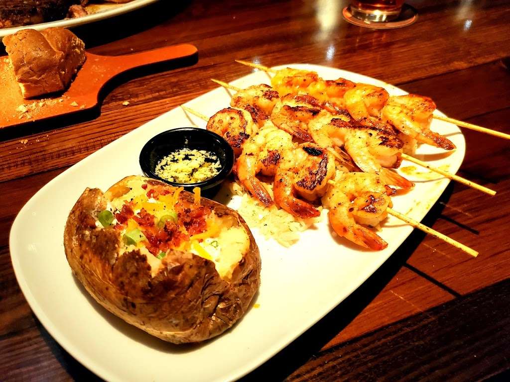 LongHorn Steakhouse | 1434 South Alma School Road, Fiesta Mall, Mesa, AZ 85210, USA | Phone: (480) 461-0790