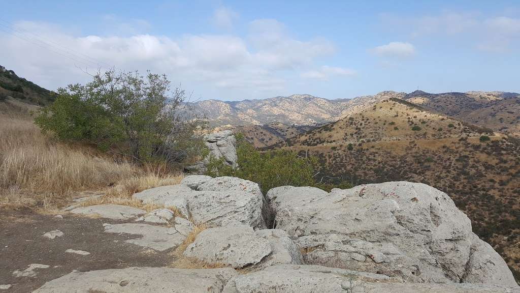 Fossil Lookout Point | West Hills, CA 91307