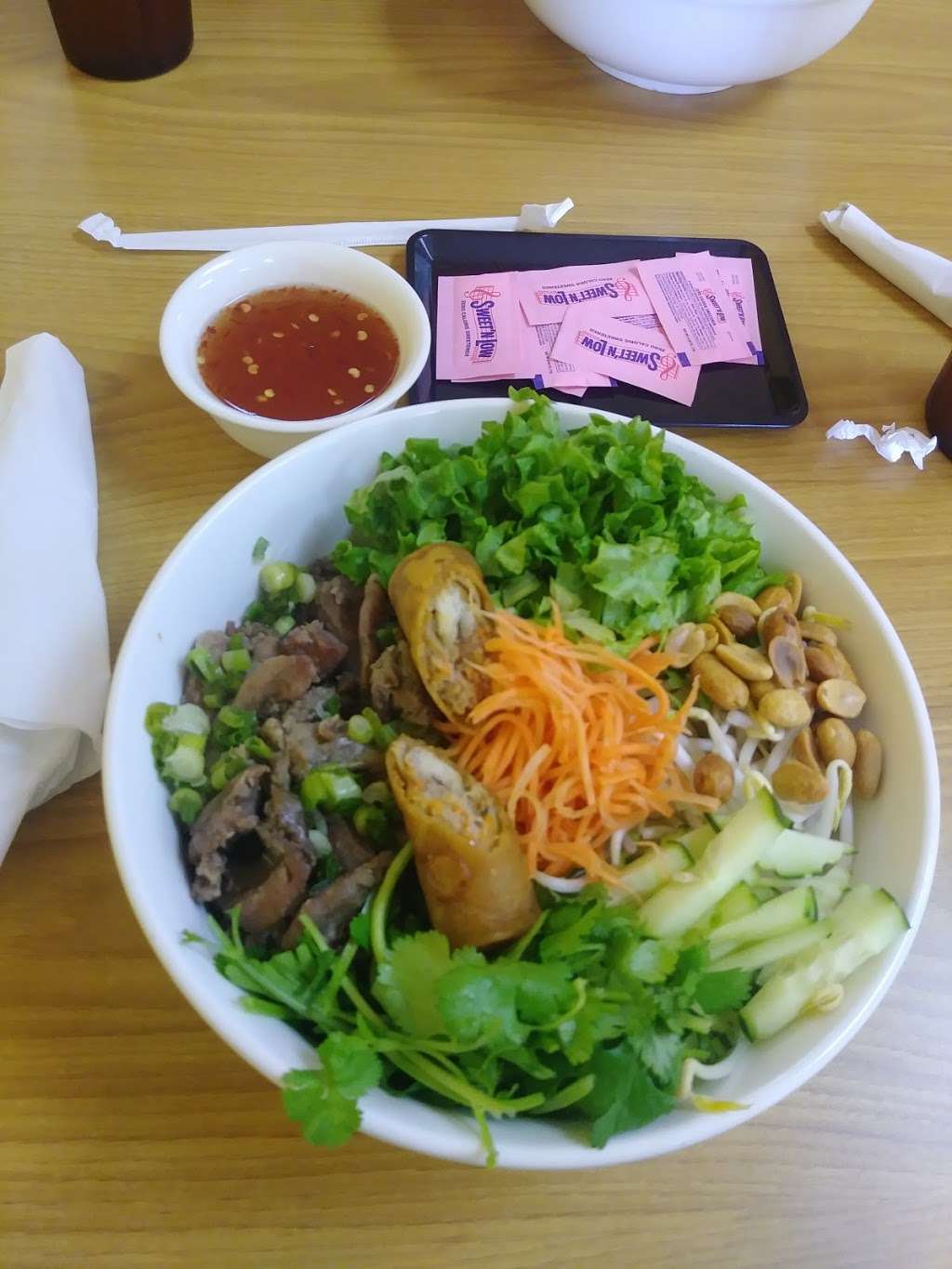 Vietsub & Pho | 918 W Southmore Ave suite 110, Pasadena, TX 77502, USA | Phone: (346) 204-4848