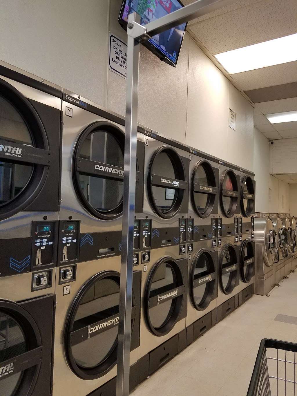 Maytag Coin Laundry And Fluff And Fold | 10311 Zelzah Ave, Northridge, CA 91326, USA | Phone: (818) 217-4179