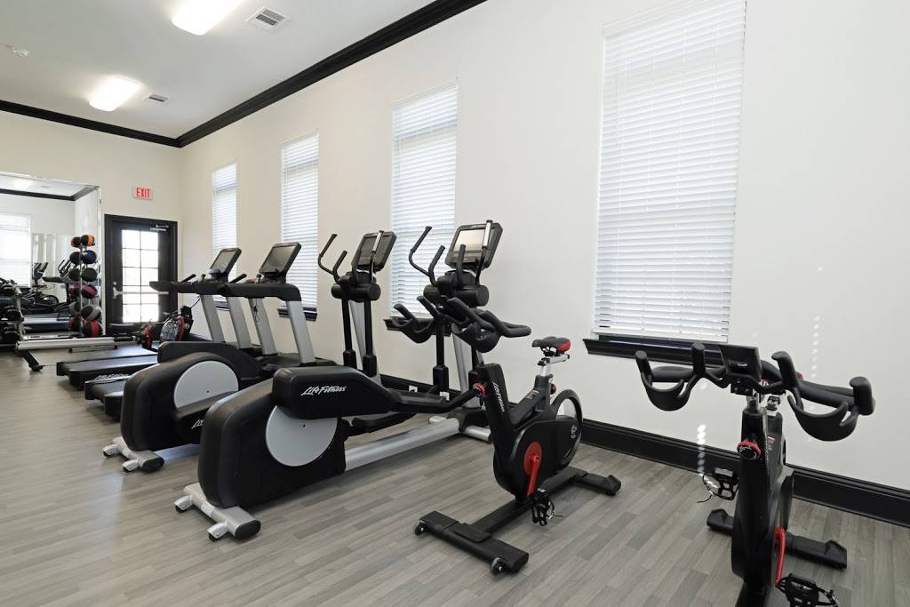 The Landing at Cross Creek Apartments | 6301 Old Denton Rd, Fort Worth, TX 76131, USA | Phone: (817) 668-3836