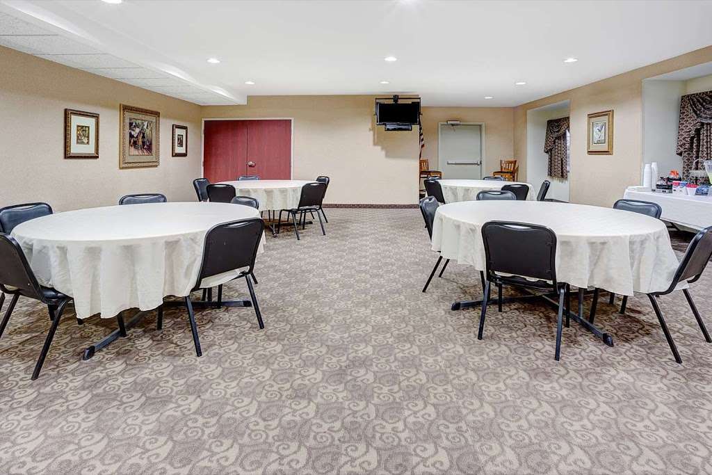 Microtel Inn & Suites by Wyndham Indianapolis Airport | 5815 Rockville Rd, Indianapolis, IN 46224, USA | Phone: (317) 247-9703