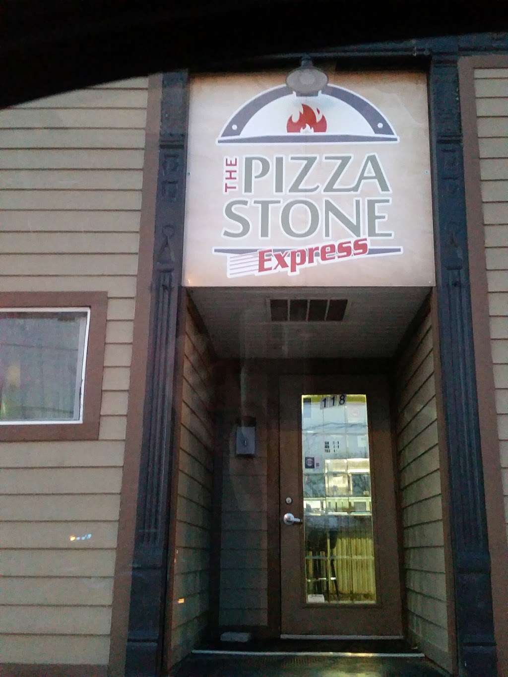 Pizza Stone Express | 118 E River St, Momence, IL 60954 | Phone: (815) 450-6139