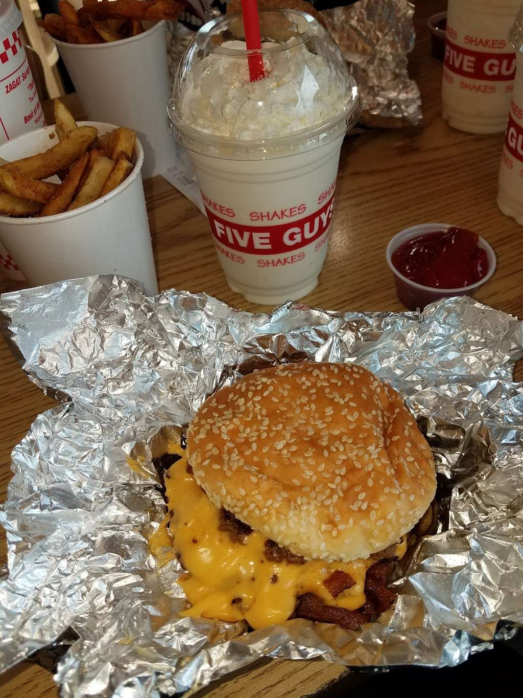 Five Guys | 340 Ogden Ave, Downers Grove, IL 60515, USA | Phone: (630) 963-1550
