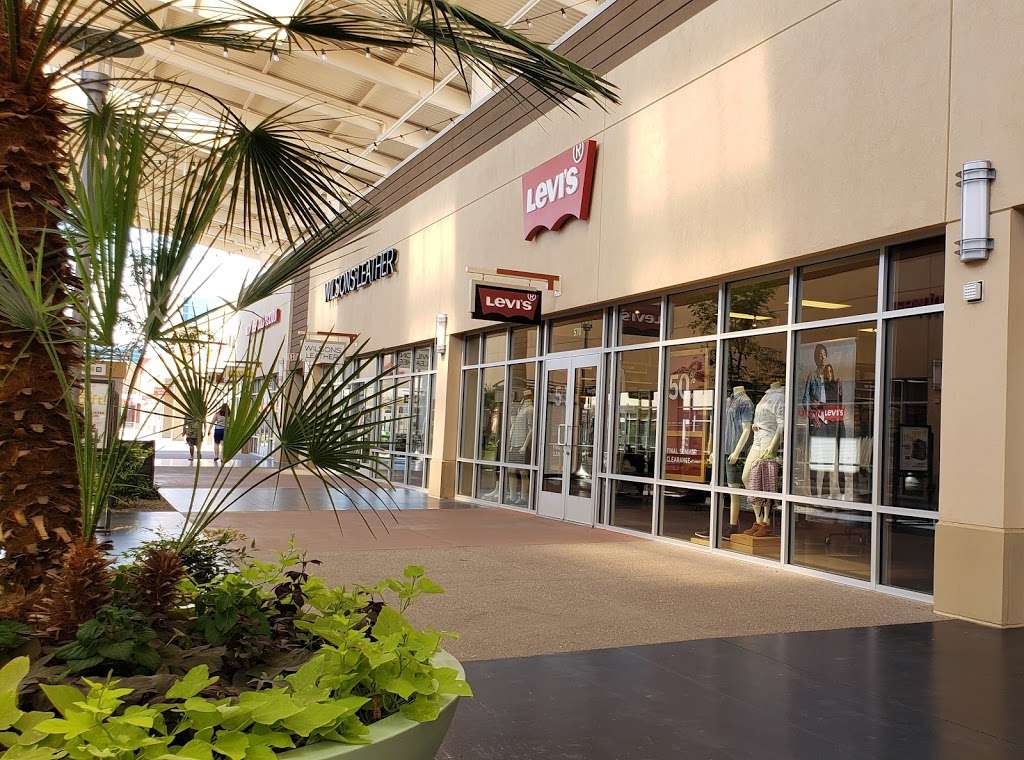 Levis Outlet Store at Tanger Outlets Westgate | 6800 N 95th Ave Suite 570, Glendale, AZ 85305, USA | Phone: (623) 772-7284