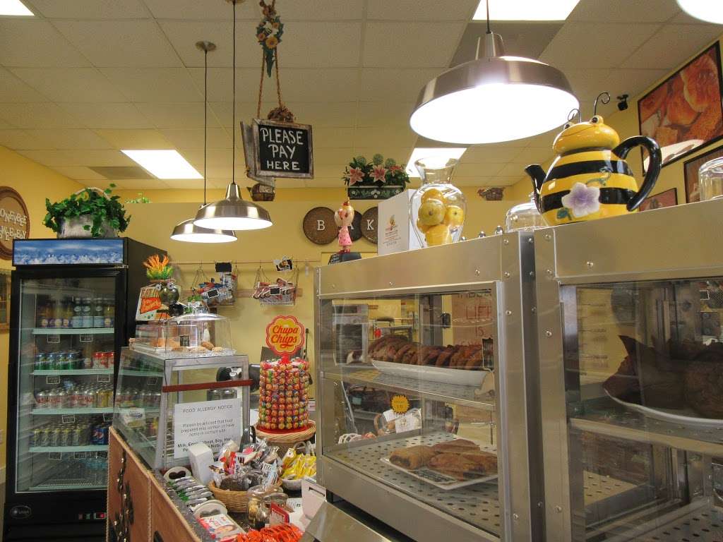 Honeybee Sweetery Bakery & Cafeteria | 8501, 3007 W Commercial Blvd unit 101, Fort Lauderdale, FL 33309 | Phone: (754) 200-8108