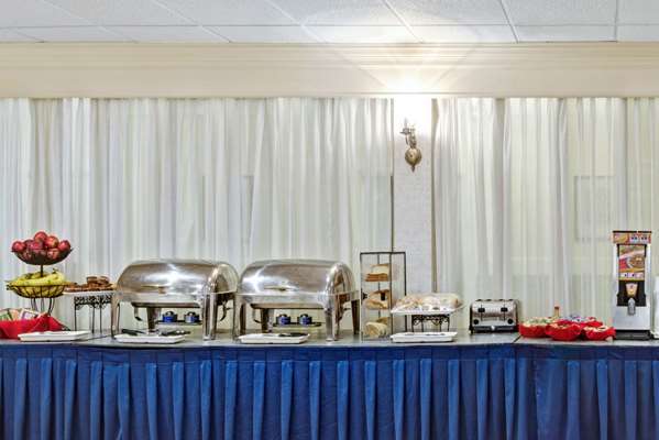 Ramada by Wyndham Seekonk Providence Area | 213 Taunton Ave, Seekonk, MA 02771, USA | Phone: (508) 336-8700