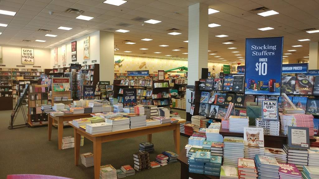 Barnes & Noble | 2501 W Happy Valley Rd Suite 20, Phoenix, AZ 85085, USA | Phone: (623) 780-3300