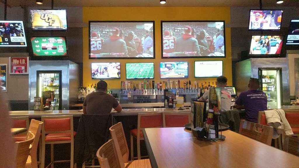 Buffalo Wild Wings | 115 SW Loop 410, San Antonio, TX 78245, USA | Phone: (210) 523-9464