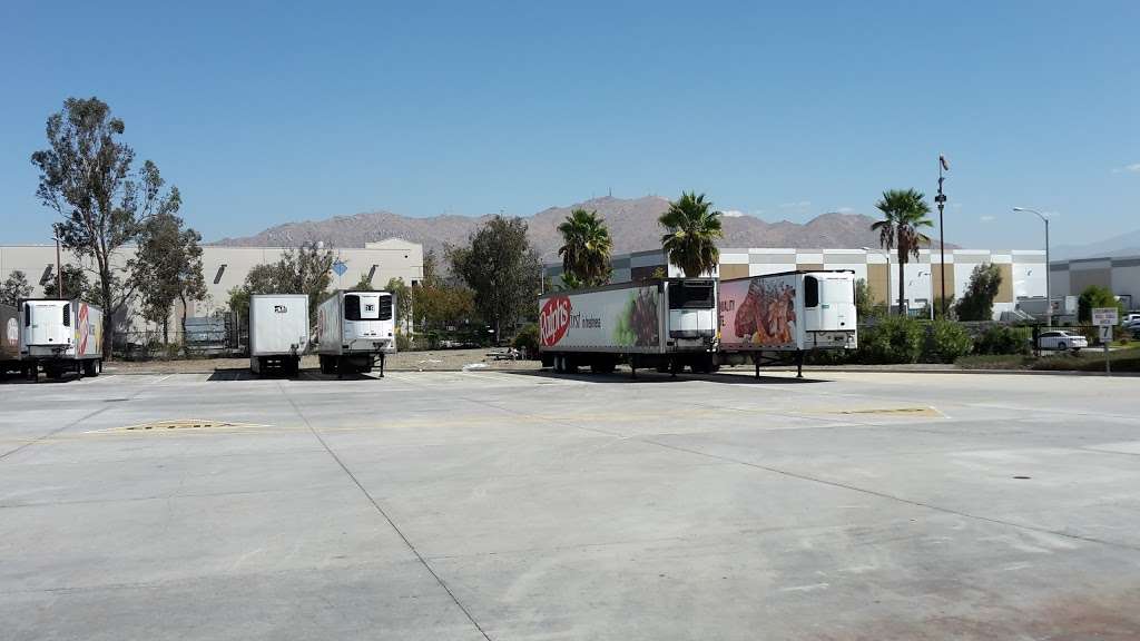 Kroger Distribution Center in 1500 Eastridge Ave, Riverside, CA 92507, USA