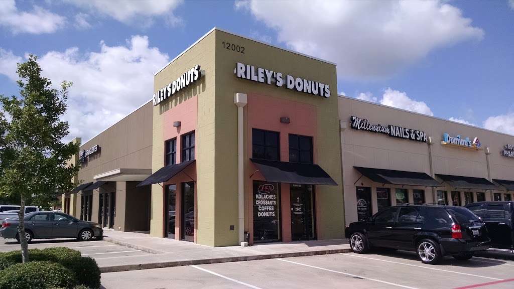 Rileys Donuts | 12002 Shadow Creek Pkwy, Pearland, TX 77584, USA | Phone: (713) 340-1686