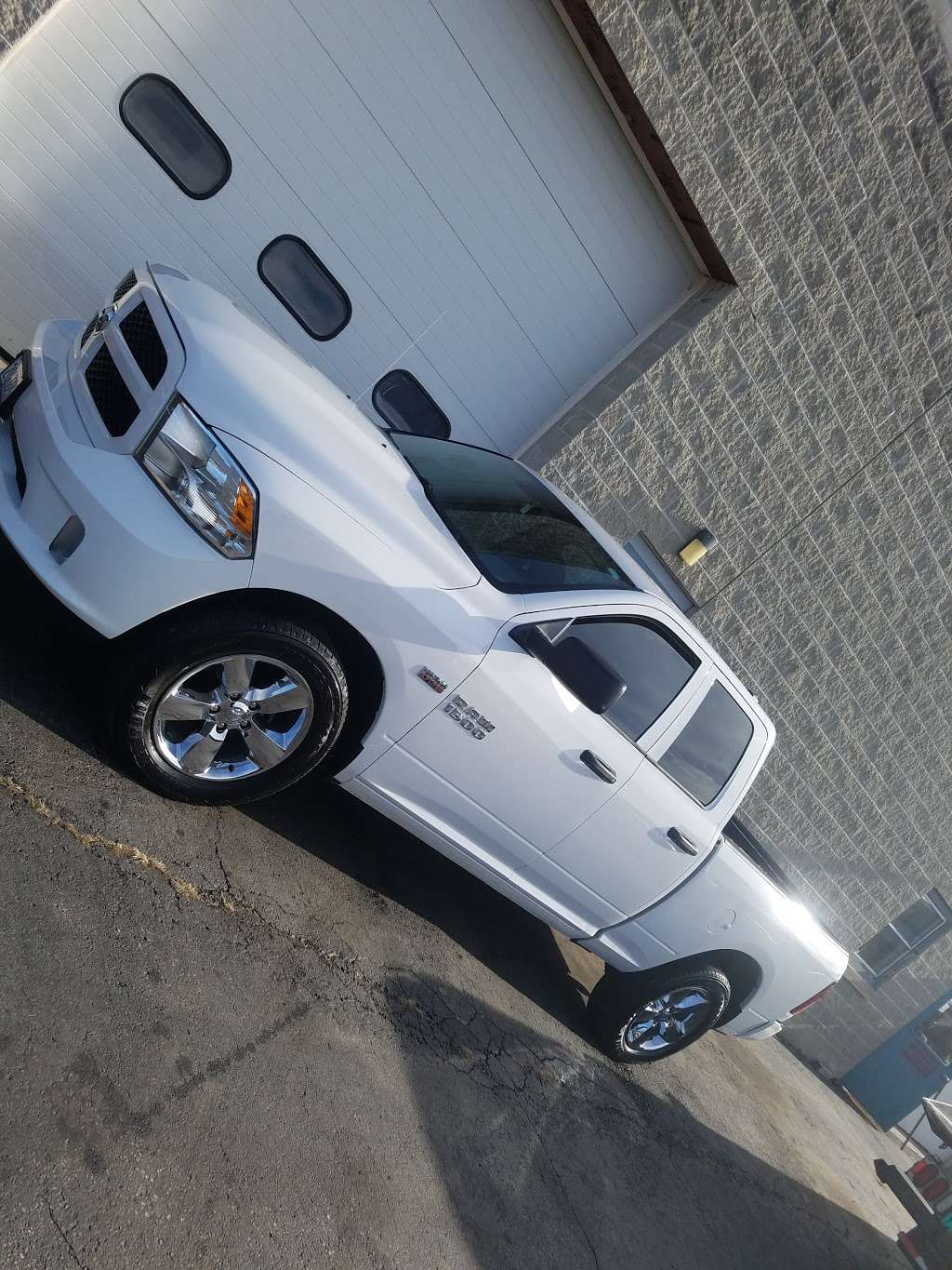 Macs Body Shop, Inc. | 452 E St Charles Rd, Carol Stream, IL 60188, USA | Phone: (630) 462-1455