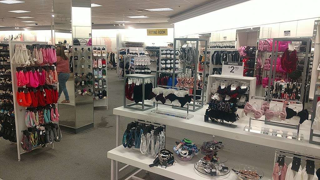 Forever 21 | 1305 W Rancho Vista Blvd, Palmdale, CA 93551, USA | Phone: (661) 839-0209