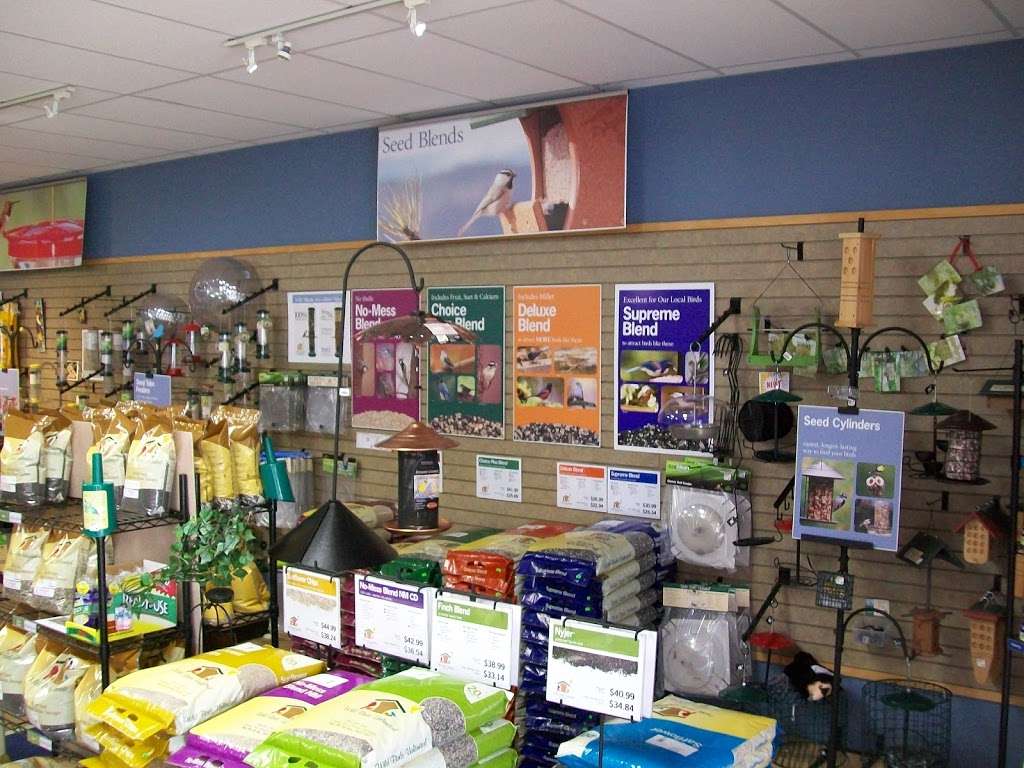 Wild Birds Unlimited | 720 N Moorpark Rd, Thousand Oaks, CA 91360 | Phone: (805) 379-3901