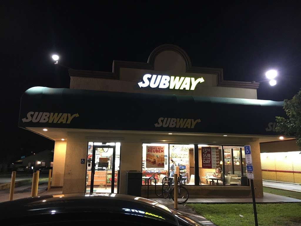 Subway Restaurants | 137 S Federal Hwy, Dania Beach, FL 33004, USA | Phone: (954) 921-5096