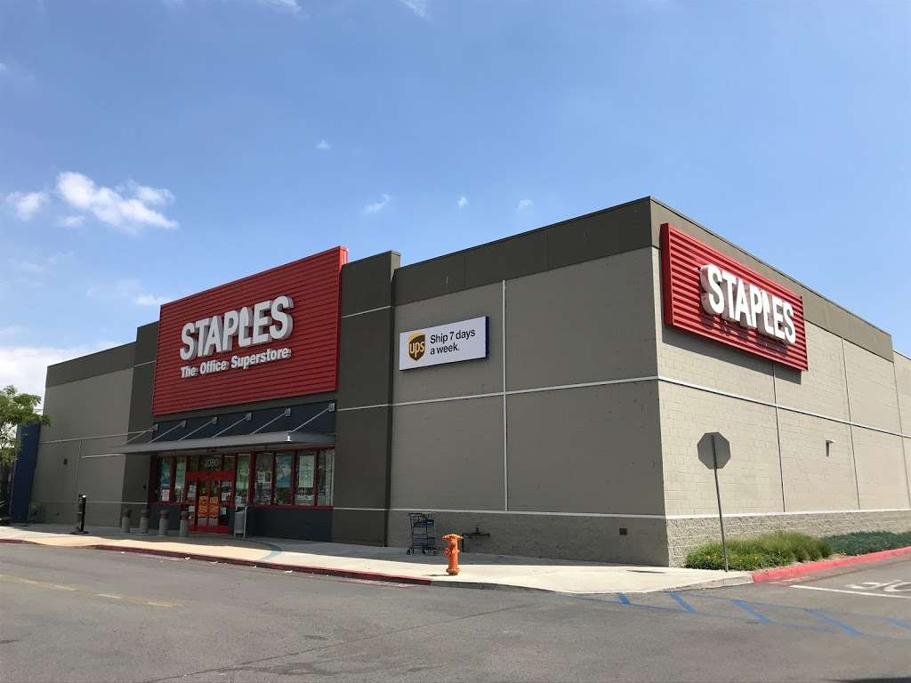 Staples | 2080 W Empire Ave, Burbank, CA 91504, USA | Phone: (818) 238-2928