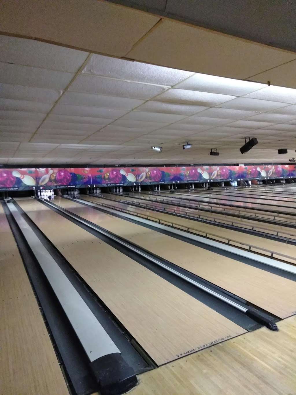 300 Bowl | 902 Wilson Rd, Conroe, TX 77301, USA | Phone: (936) 756-8866