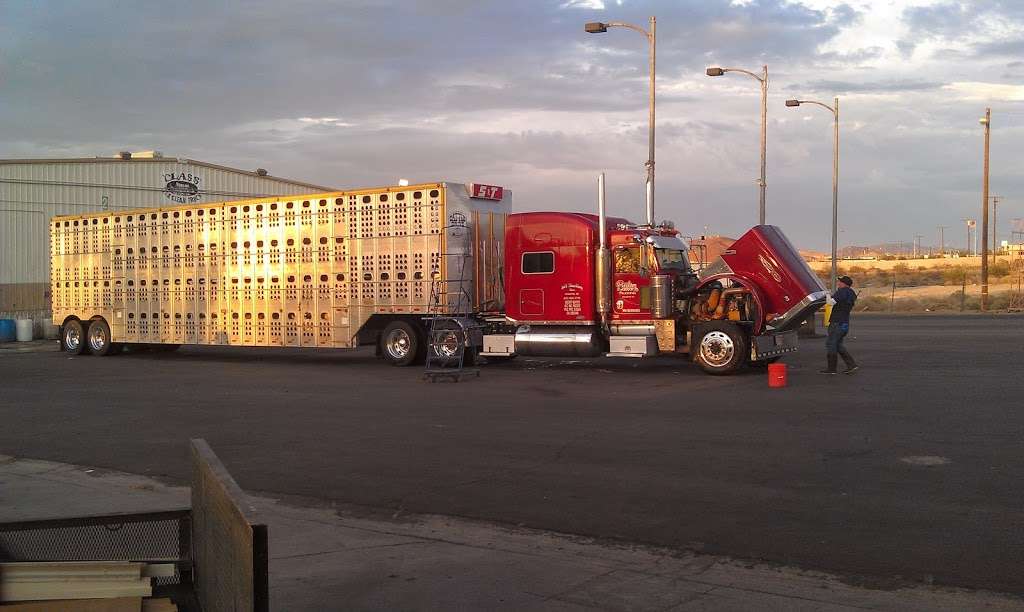 Vernon Truck Wash | 2351 Main St, Barstow, CA 92311, USA | Phone: (760) 256-0306