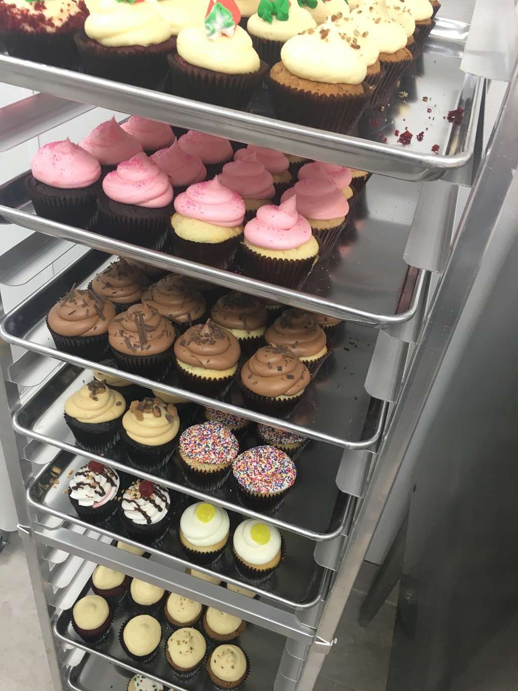 Smallcakes | 3141 FM 528 Rd Suite 348, Friendswood, TX 77546 | Phone: (832) 569-4266