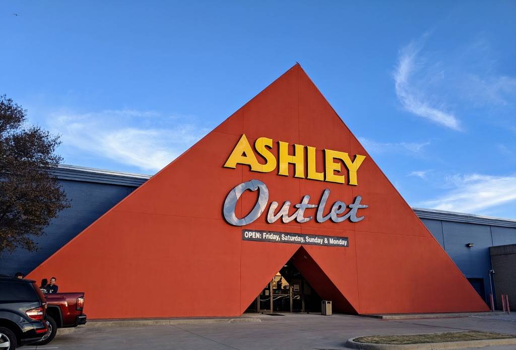 Ashley HomeStore Customer Pickup | 502 Fountain Pkwy #1, Grand Prairie, TX 75050, USA | Phone: (972) 336-0339