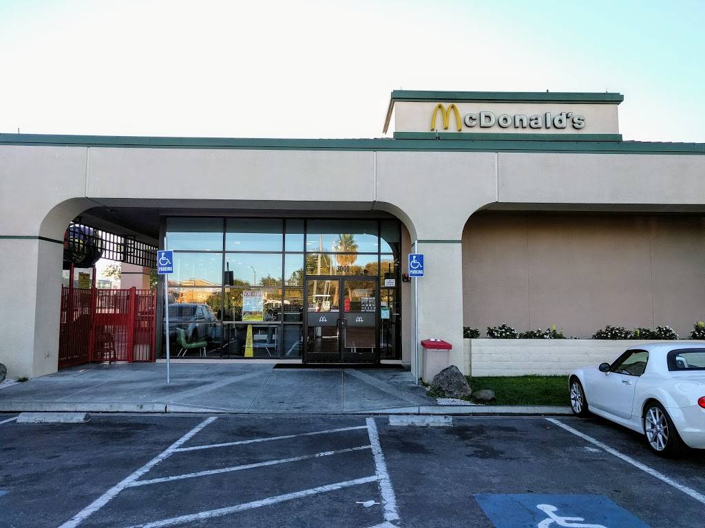 McDonalds | 3000 Newpark Mall Rd, Newark, CA 94560, USA | Phone: (510) 745-9321