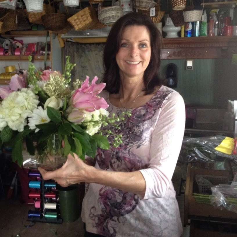 Bobbies Bloomers Flower Shop /Frackville Pa Florist | 646 Altamont Blvd, Frackville, PA 17931, USA | Phone: (570) 874-2131