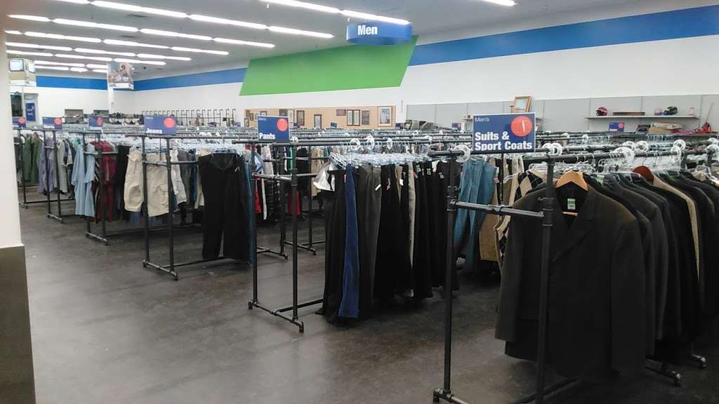 Red Racks Thrift Store | 922 MO-7, Blue Springs, MO 64015, USA | Phone: (816) 874-8812